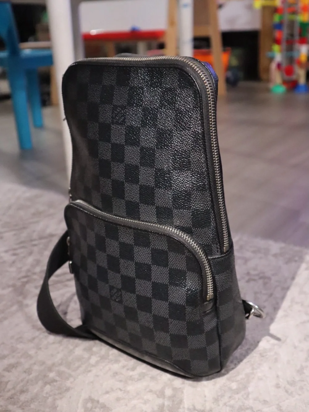 Louis Vuitton Avenue sling bag Damier Graphite